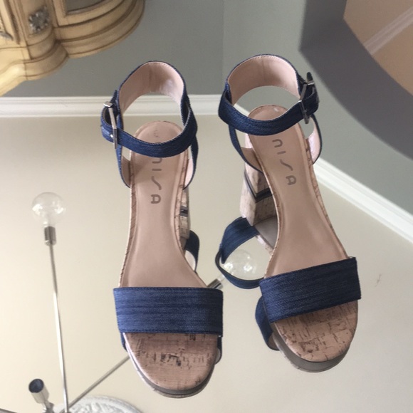 Chambray Buckle Block Sandal - Picture 2 of 7
